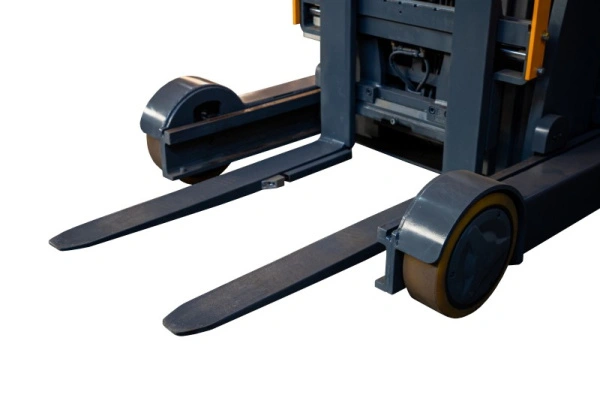 Ричтрак электрический с кабиной TOR 2,0 т 6,2 м CQD20-D