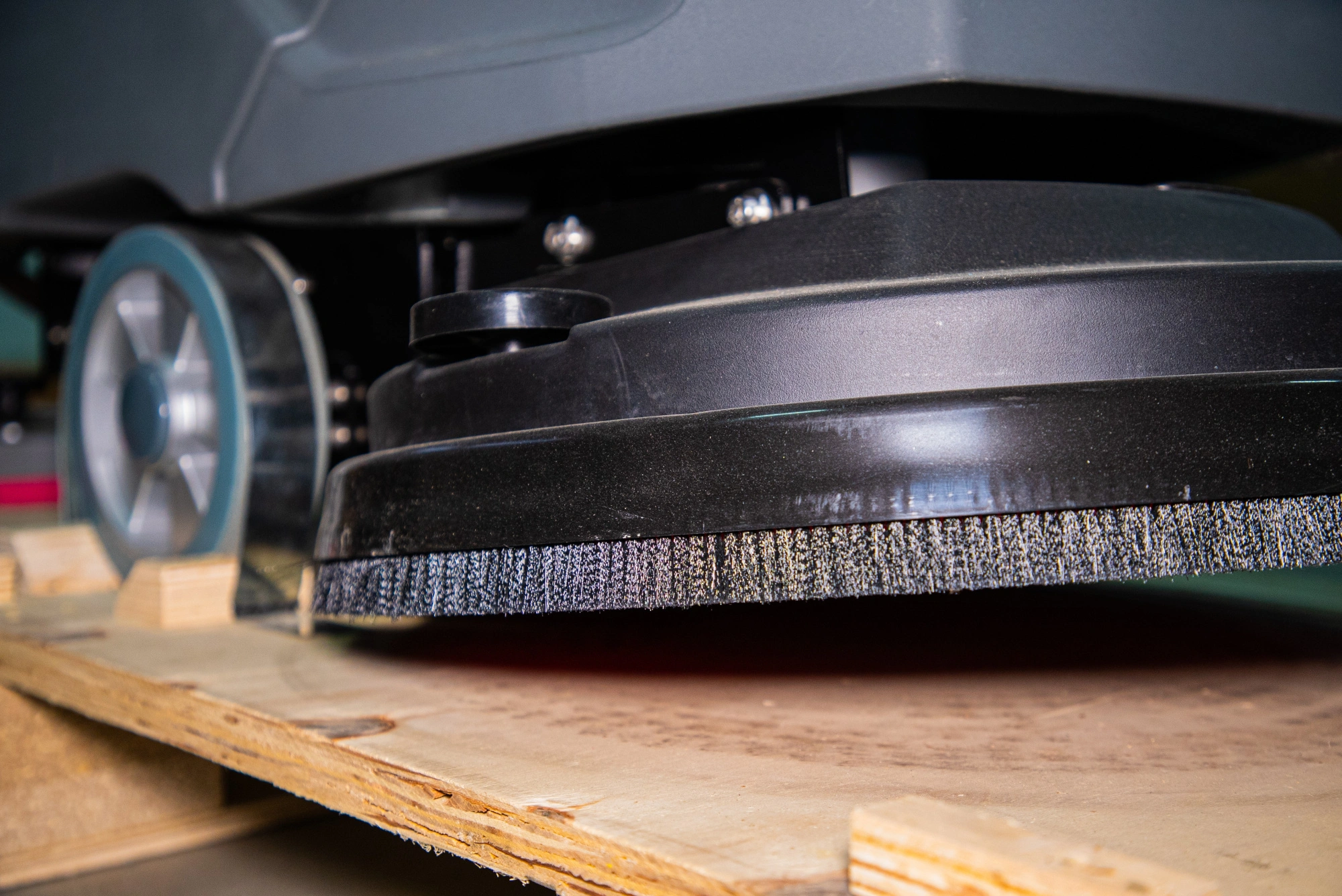 Машина поломоечная самоходная с АКБ GEL 24/100 В/Ач TOR COMPACT 60T